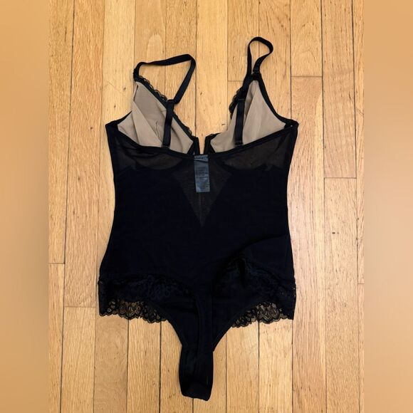 SHAPERIN Lace Shapewear Bodysuit w/ Tummy Control NWOT - Picture 4 of 7